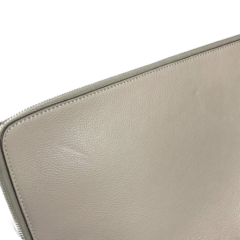 FENDI 7N0167 ロゴ PCケース パソコンケース セカンドバッグ カバン ポーチ クラッチバッグ レザー ユニセックス グレージュ系