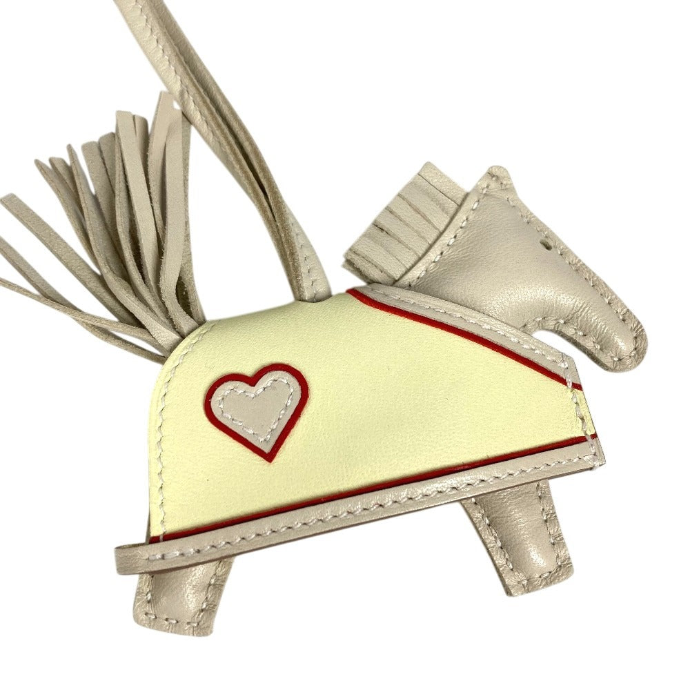 HERMES Horse Cheval Rodeo Robeo Cool PM Heart Bag Charm Keyring Charm Agneau Milo Unisex Craie/Jaune Milton/Rouge de Coeur White