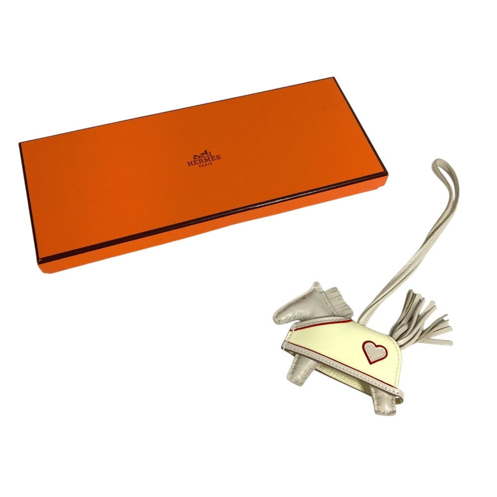HERMES Horse Cheval Rodeo Robeo Cool PM Heart Bag Charm Keyring Charm Agneau Milo Unisex Craie/Jaune Milton/Rouge de Coeur White