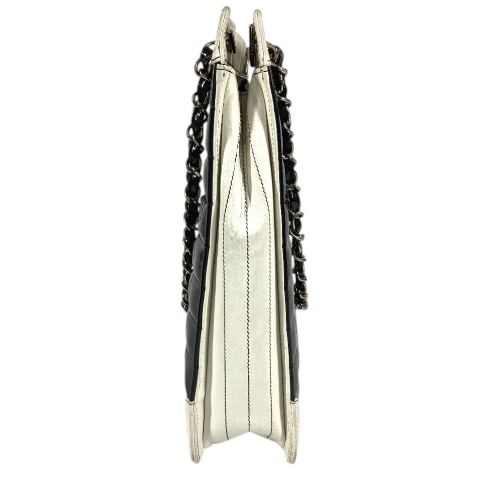 CHANEL バイカラー ロゴ チョコバー トートバッグ カバン 肩掛け Wチェーンバッグ ショルダーバッグ エナメル/レザー ユニセックス ブラック