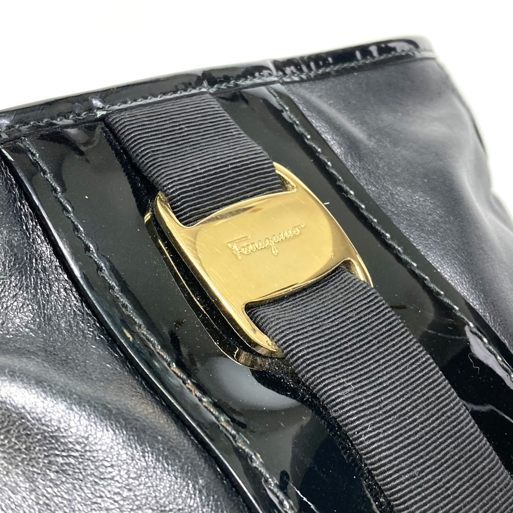 Salvatore Ferragamo EE-21-E196 ヴァラ パテント/斜め掛け カバン フラットバッグ ショルダーバッグ エナメル/レザー レディース ブラック