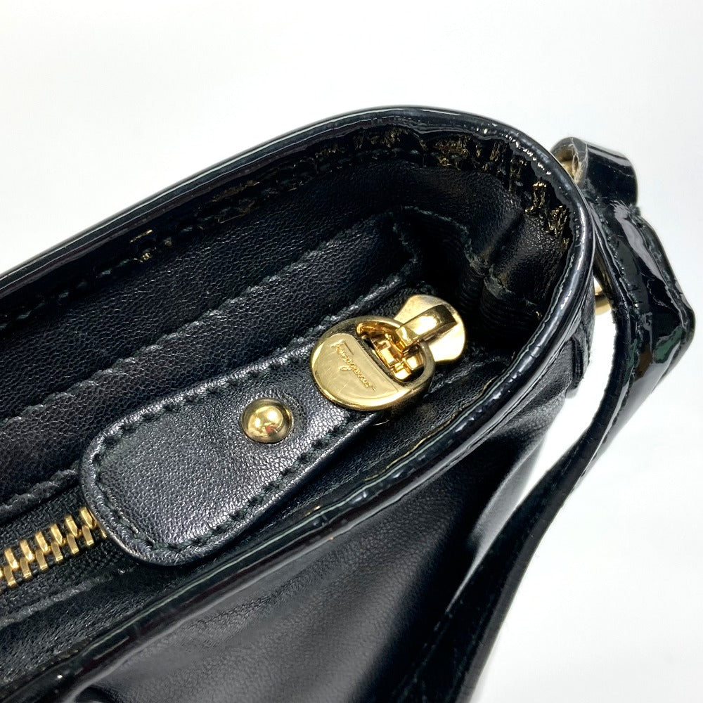 Salvatore Ferragamo EE-21-E196 ヴァラ パテント/斜め掛け カバン フラットバッグ ショルダーバッグ エナメル/レザー レディース ブラック