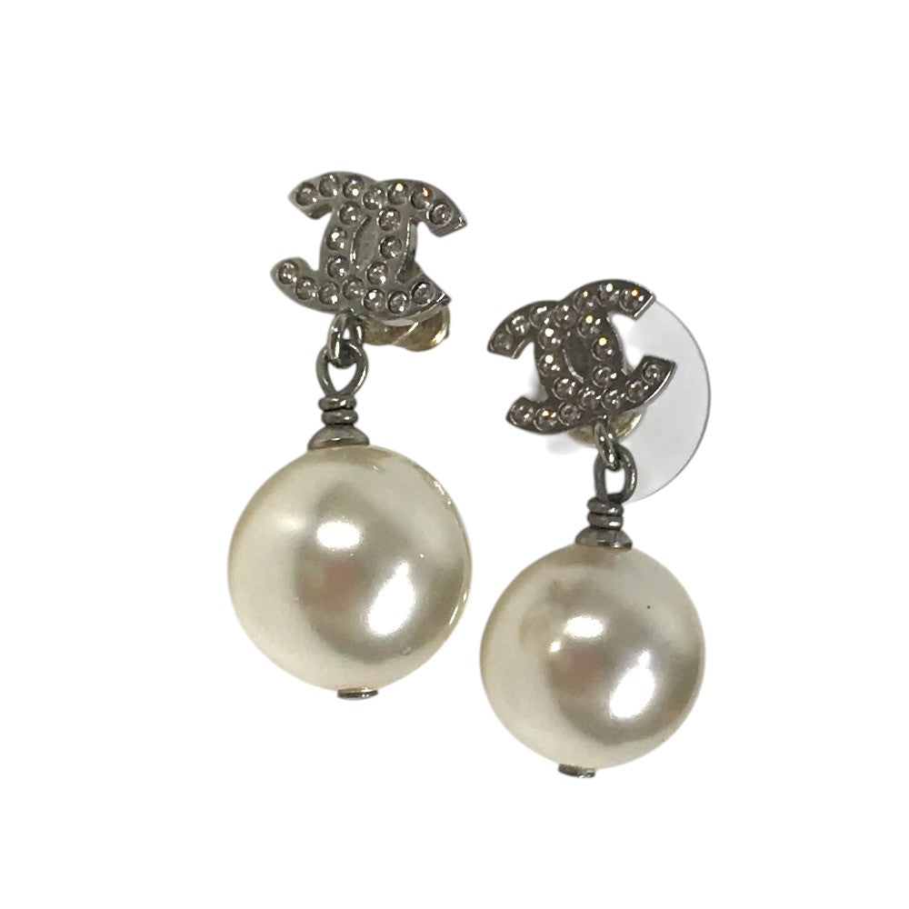 CHANEL 22V CC CC Mark Logo Faux Pearl Jewelry, accessories, rhinestones, faux pearls, earrings, metal. Pierce Metal Silver Used