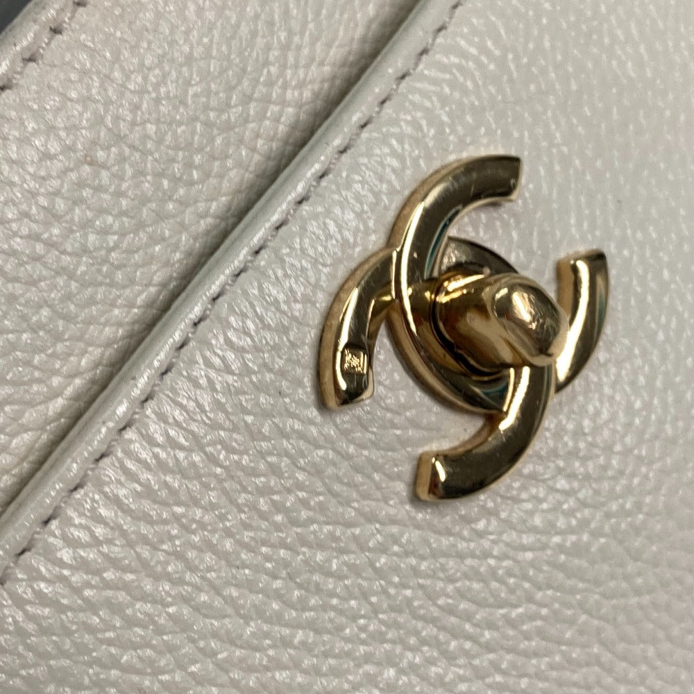 CHANEL エグゼグティブトート 肩掛け バッグ sショルダーバッグ トートバッグ キャビアスキン レディース ホワイト系 - brandshop-reference