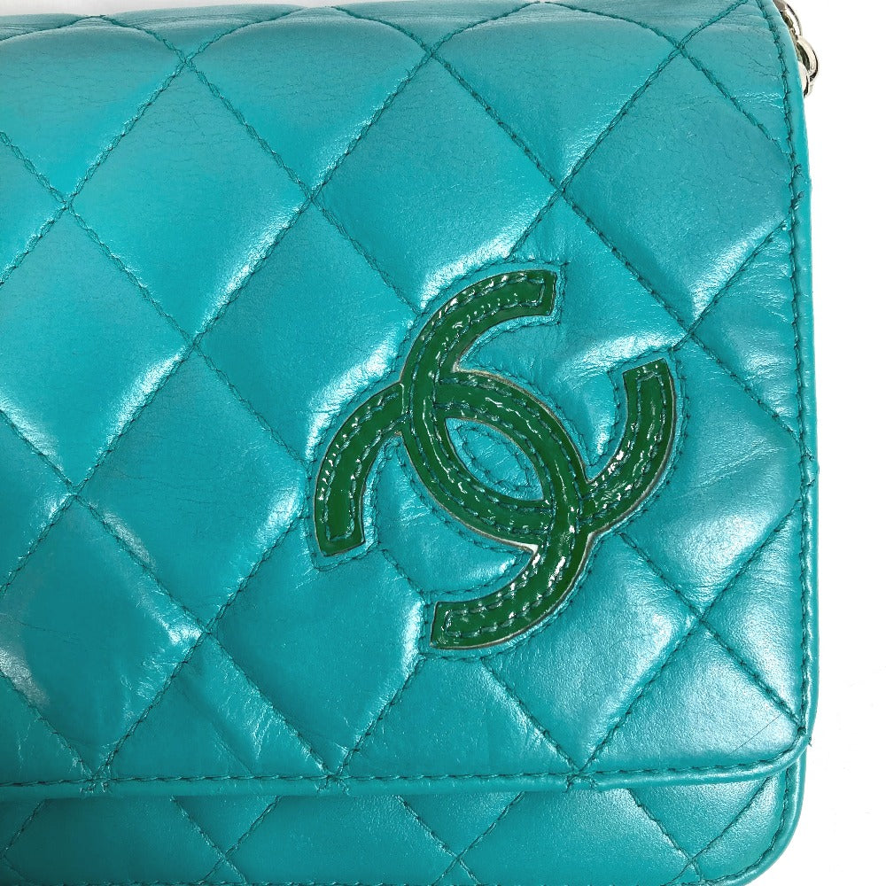 CHANEL Cartera larga cruzada CC Coco Mark Cartera con cadena acolchada Matelasse Cartera larga Bolso de hombro Cuero Mujer Verde