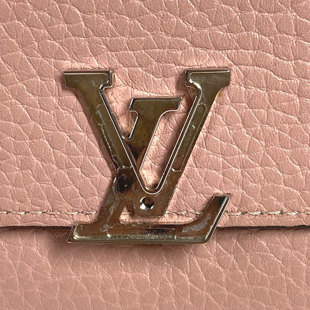 LOUIS VUITTON M62156 กระเป๋าสตางค์ใบสั้น PORTAFEUILLE CAPUCINES COMPACT ลายโลโก้ LV แบบพับ 3 ตอน หนัง Taurillon สำหรับผู้หญิง สีแมกโนเลีย ชมพู