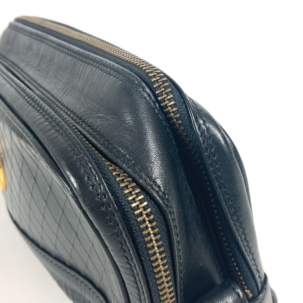 美品 VERSACE レザー サンバーストメダリオン エンボス セカンドバッグ 美品 VERSACE レザー サンバーストメダリオン エンボス セカ