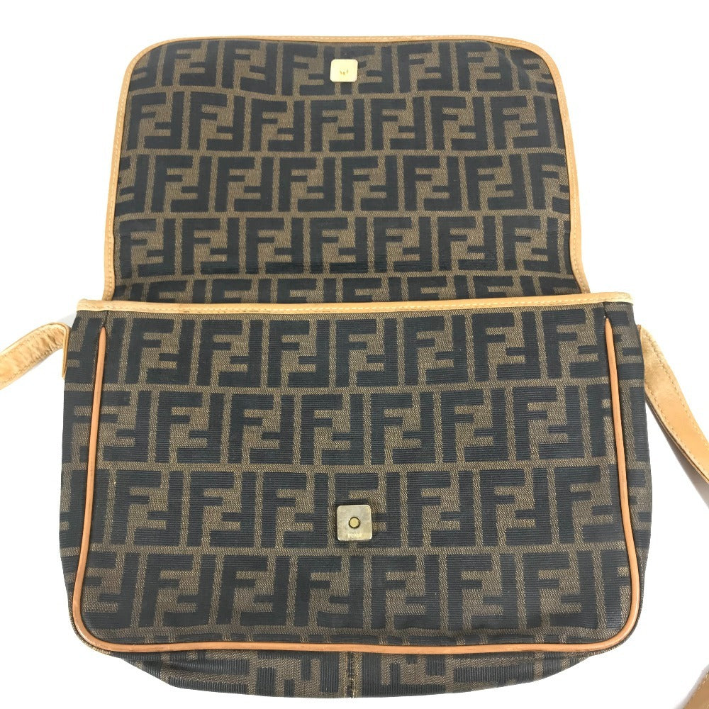 Fendi Vintage Zucca Logo Bag Flap Crossbody Bahu Beg PVC/Kulit Unisex Brown