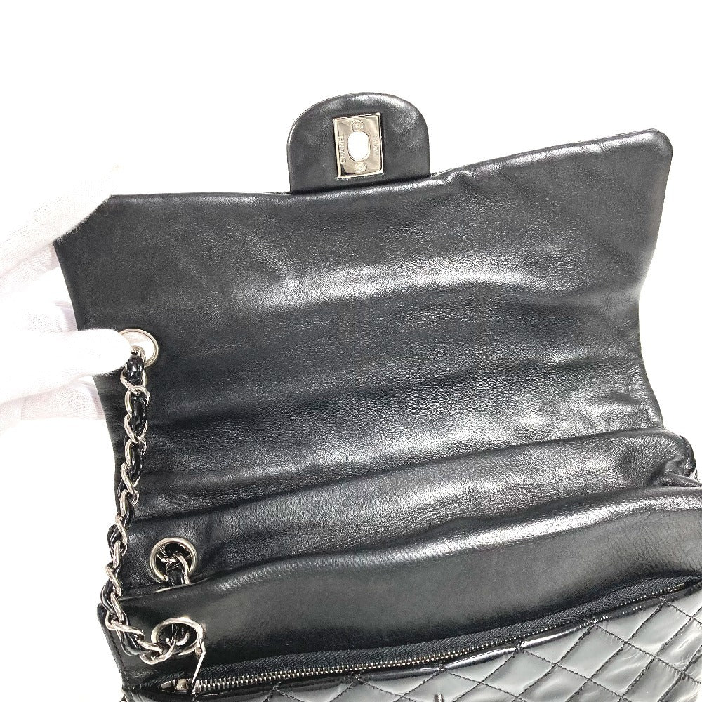 Chanel CC COCO Mark Logo menegak terbalik ke bawah Matelasse W Chain Beg bahu bahu Beg Enamel Hitam Wanita