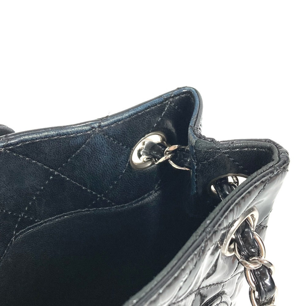 Chanel CC COCO Mark Logo menegak terbalik ke bawah Matelasse W Chain Beg bahu bahu Beg Enamel Hitam Wanita