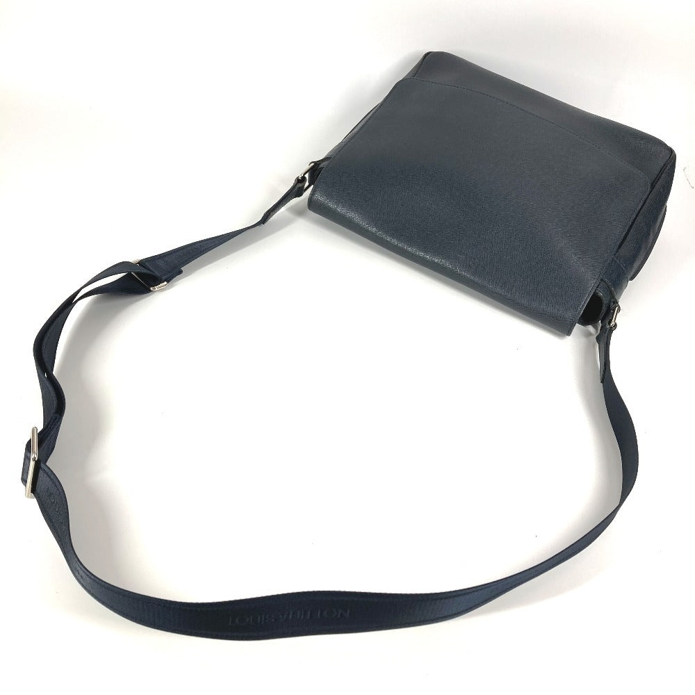 LOUIS VUITTON M32624 タイガ ロマンMM ロマン MM カバン 斜め掛け フラップ メッセンジャーバッグ ショルダーバッグ タイガレザー ユニセックス ボレアル ネイビー