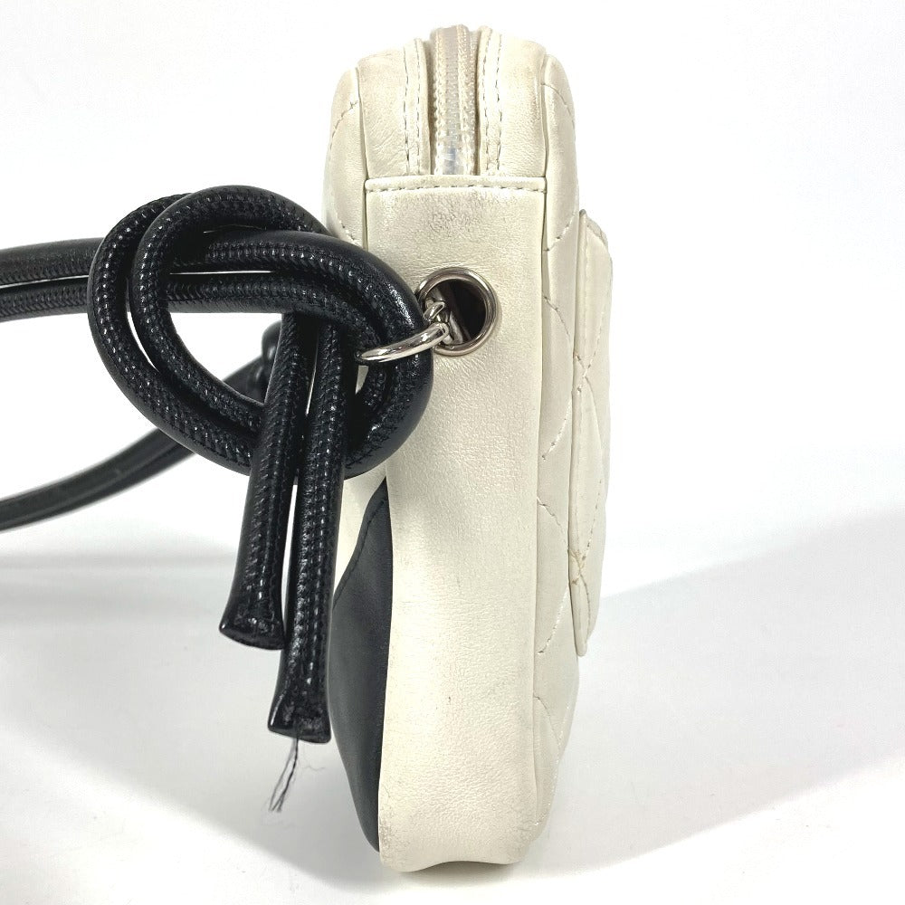 CHANEL A25177 カンボンライン CC ココマーク ミニ スモール 斜め掛け カバン ポシェット ショルダーバッグ レザー レディース ホワイト