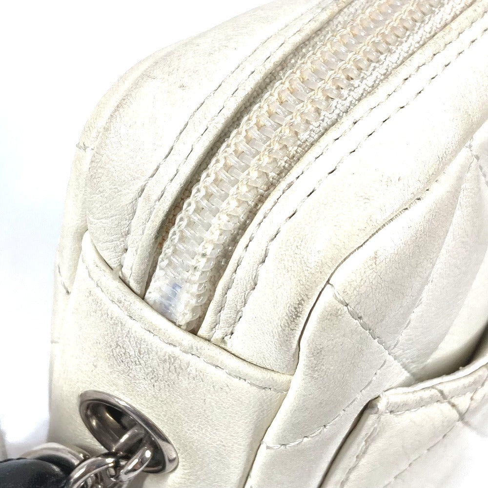 CHANEL A25177 カンボンライン CC ココマーク ミニ スモール 斜め掛け カバン ポシェット ショルダーバッグ レザー レディース ホワイト