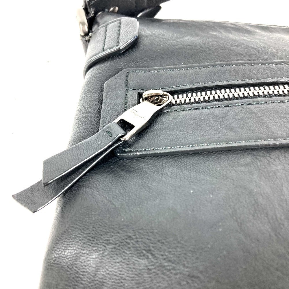 Salvatore Ferragamo logo crossbody shoulder bag in black leather. Unisex.