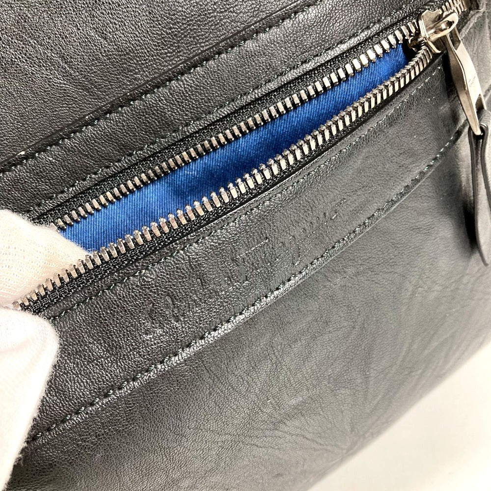 Salvatore Ferragamo logo crossbody shoulder bag in black leather. Unisex.