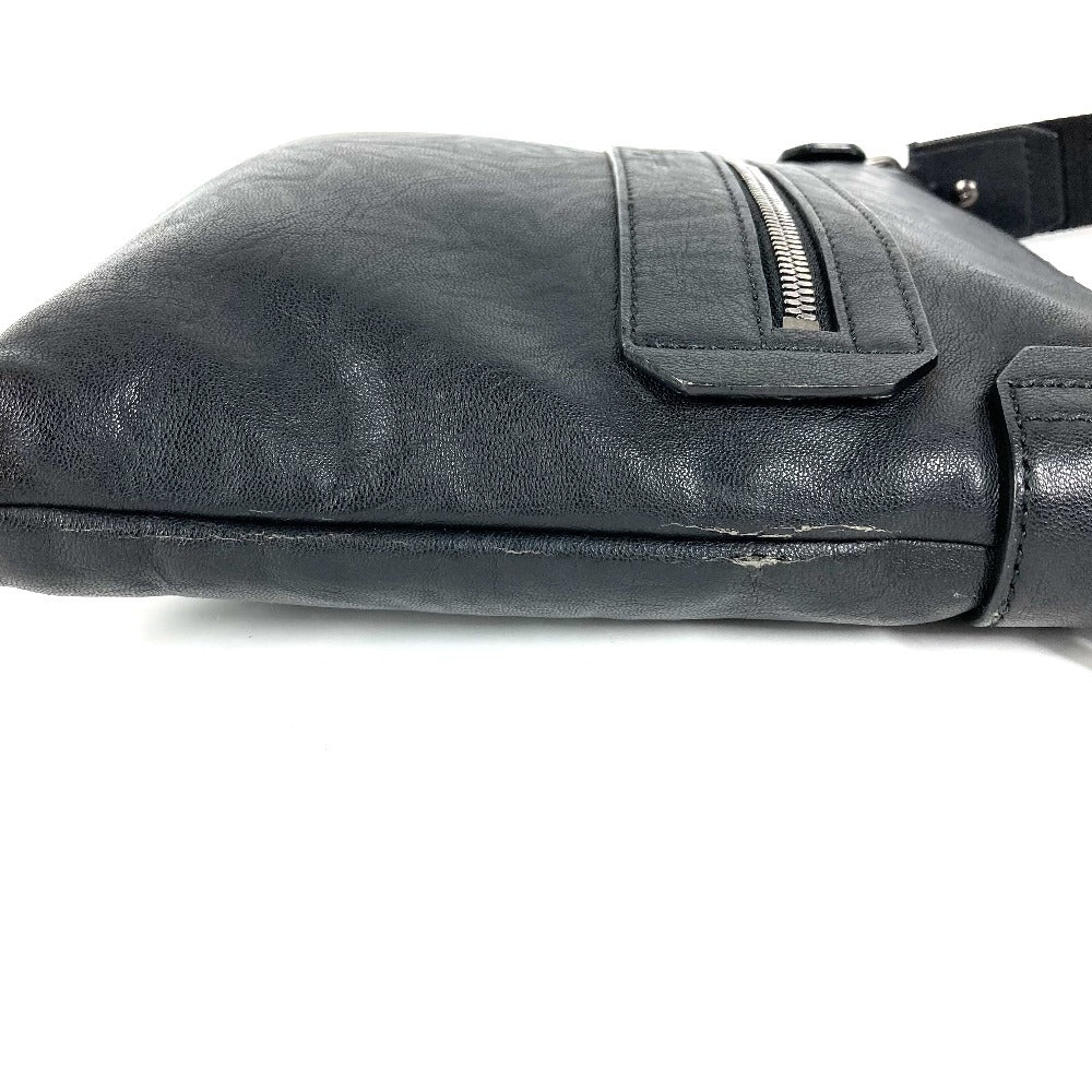 Salvatore Ferragamo logo crossbody shoulder bag in black leather. Unisex.