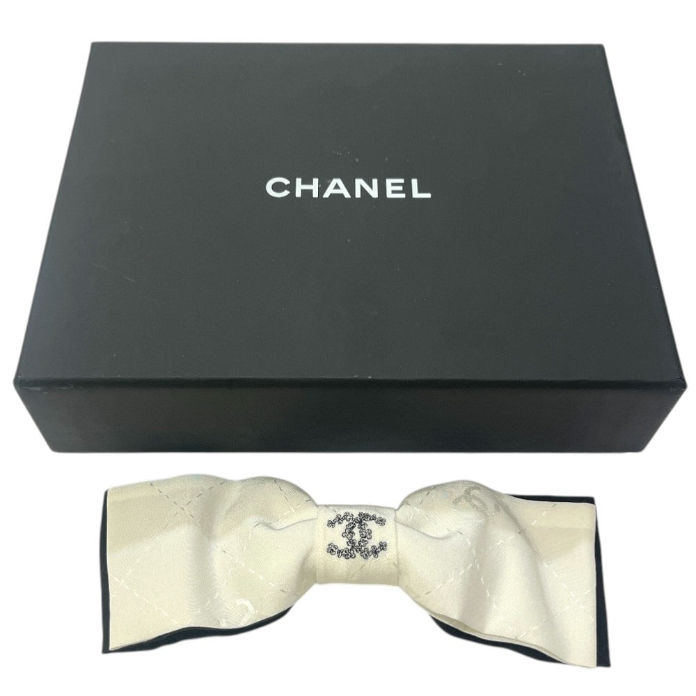 CHANEL 25P CC ココマーク ロゴ リボン りぼん バイカラー ヘアアクセサリー ヘアクリップ バレッタ シルク レディース ホワイト