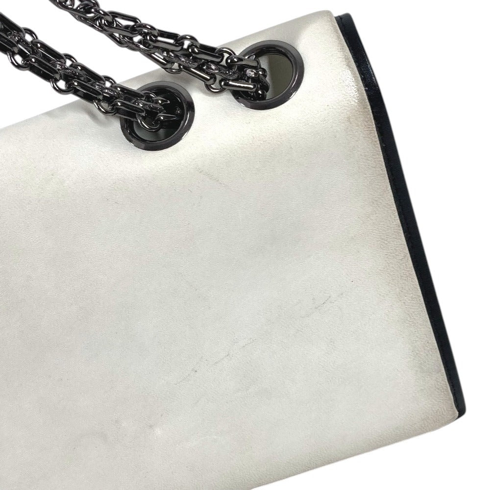 CHANEL 2.55金具 バイカラー ロゴ 斜め掛け カバン Wチェーンバッグ フラップ ショルダーバッグ レザー レディース ホワイト