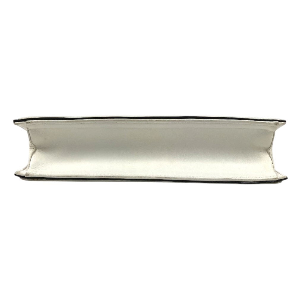 CHANEL 2.55金具 バイカラー ロゴ 斜め掛け カバン Wチェーンバッグ フラップ ショルダーバッグ レザー レディース ホワイト