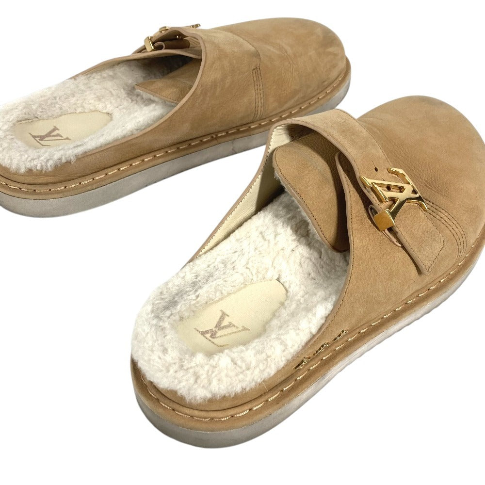 LOUIS VUITTON LV logo clogs with fur Shoes shoes Sandals Leather / fur Beige/White Used