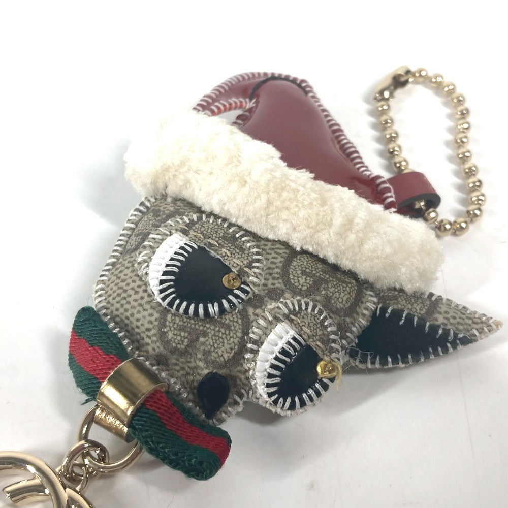 GUCCI GGプラス シェリーラインリボン グッチョリ サンタクロース チワワ バッグチャーム クリスマス 犬 キーホルダー レディース