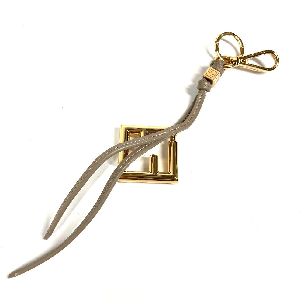 FENDI 7AS255 FFダイヤモンド チャーム バッグチャーム キーホルダー レザー ユニセックス ベージュ