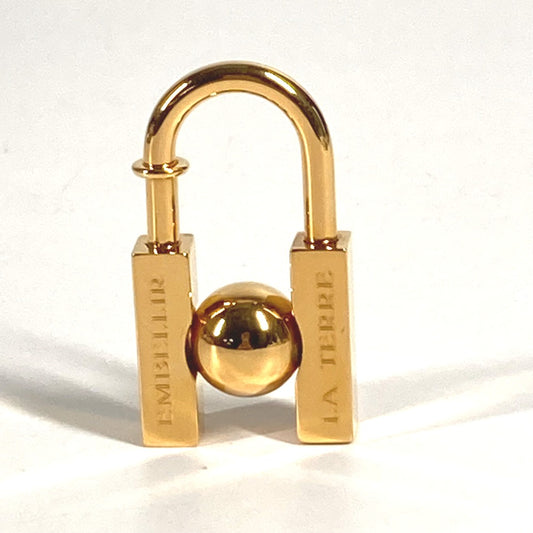 HERMES L'HOMME Peut EMBELLIR LA TERRE 2001 カデナ 南京錠 チャーム Hロゴ 鍵 アクセサリー 2001年 ペンダントトップ メタル ユニセックス ゴールド