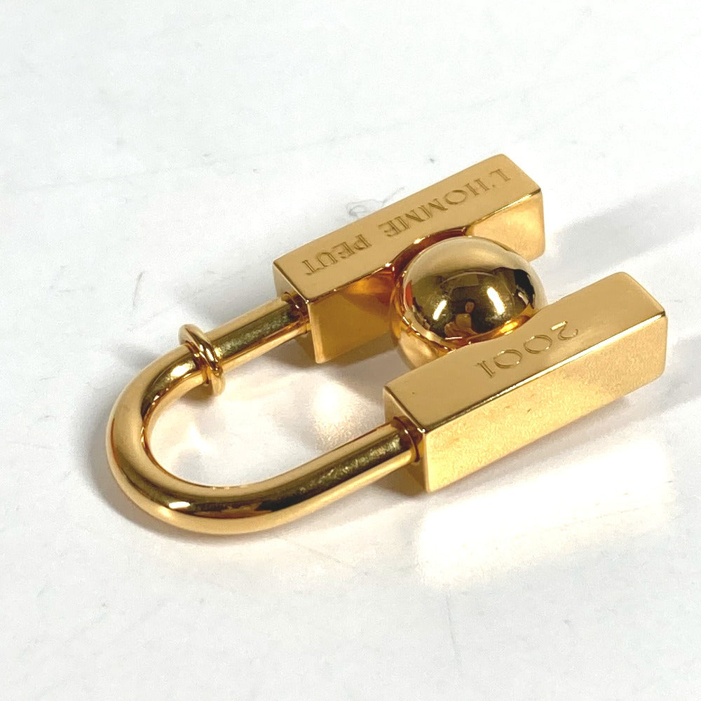 HERMES L'HOMME Peut EMBELLIR LA TERRE 2001 カデナ 南京錠 チャーム Hロゴ 鍵 アクセサリー 2001年 ペンダントトップ メタル ユニセックス ゴールド