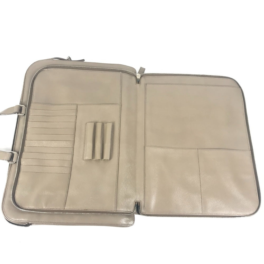 PRADA トライアングルロゴ 三角ロゴ プレート カバン ブリーフケース ビジネスバッグ サフィアーノレザ－ メンズ ベージュ系 - brandshop-reference