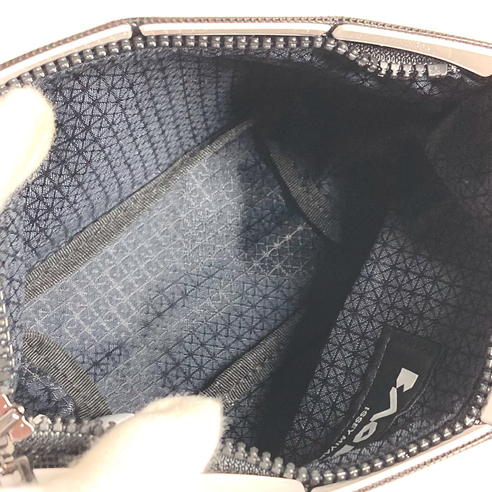 ISSEY MIYAKE フリンジ タッセル BAOBAO バオバオ メイクポーチ マルチポーチ 化粧ポーチ PVC ユニセックス ホワイト