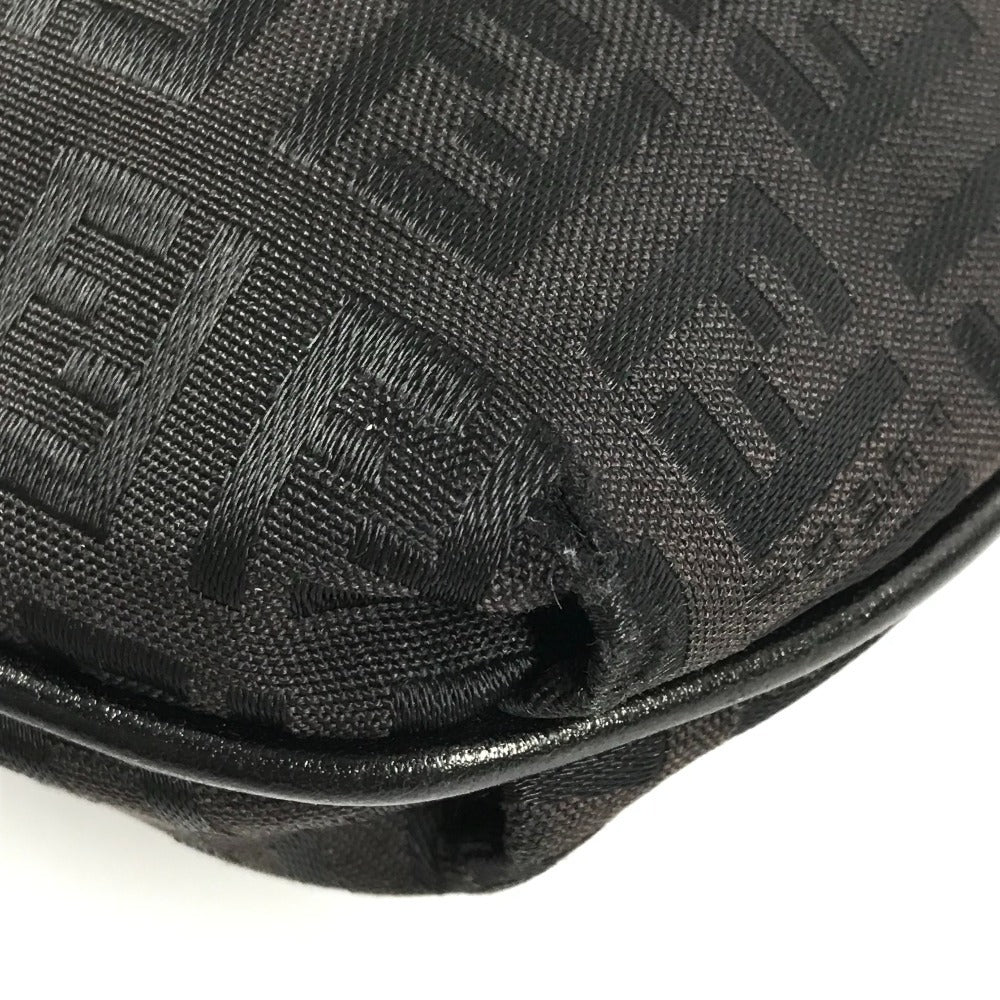 FENDI ズッキーノ ロゴ カバン フラップ 斜め掛け ポシェット ショルダーバッグ レザー/キャンバス ユニセックス ブラック