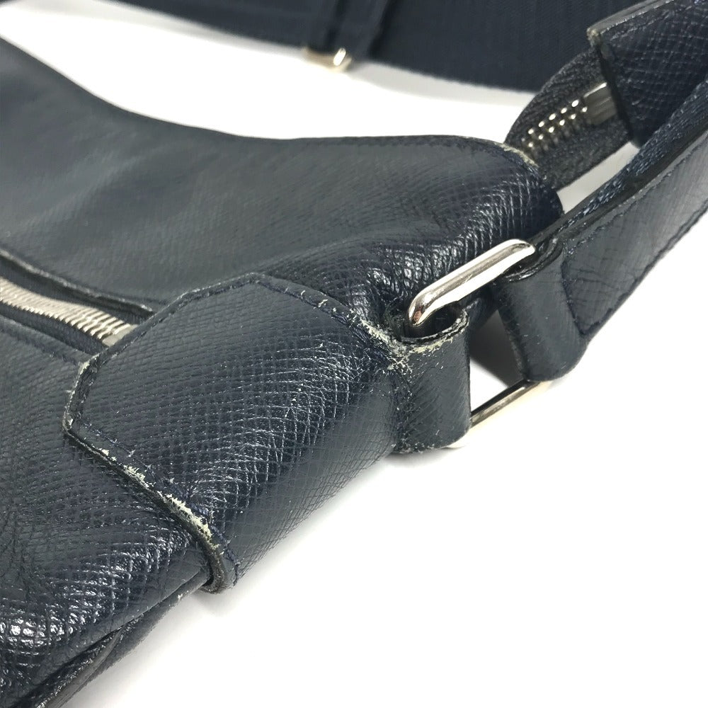 LOUIS VUITTON M32629 タイガ サシャ カバン 斜め掛け ポシェット ショルダーバッグ タイガレザー ユニセックス ボレアル ネイビー