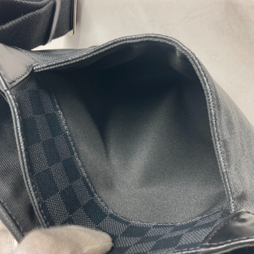 LOUIS VUITTON N41054 ダミエグラフィット ステッカーズ  ディストリクトPM  カバン 斜め掛け フラップ ショルダーバッグ ダミエグラフィットキャンバス ユニセックス ブラック - brandshop-reference