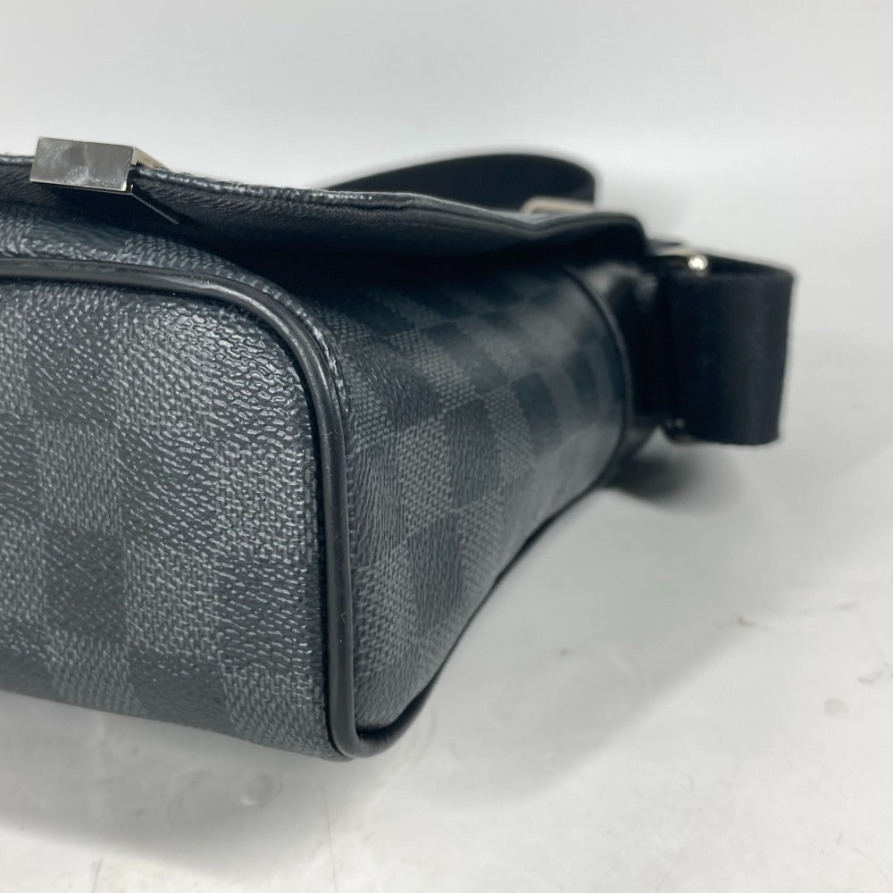 LOUIS VUITTON N41054 ダミエグラフィット ステッカーズ  ディストリクトPM  カバン 斜め掛け フラップ ショルダーバッグ ダミエグラフィットキャンバス ユニセックス ブラック - brandshop-reference
