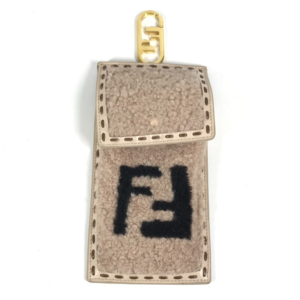 FENDI 7AS047 スマホケース フォンポーチ カバン FF ロゴ ファー チャーム ボア ポーチ ファー ユニセックス ピンクベージュ系