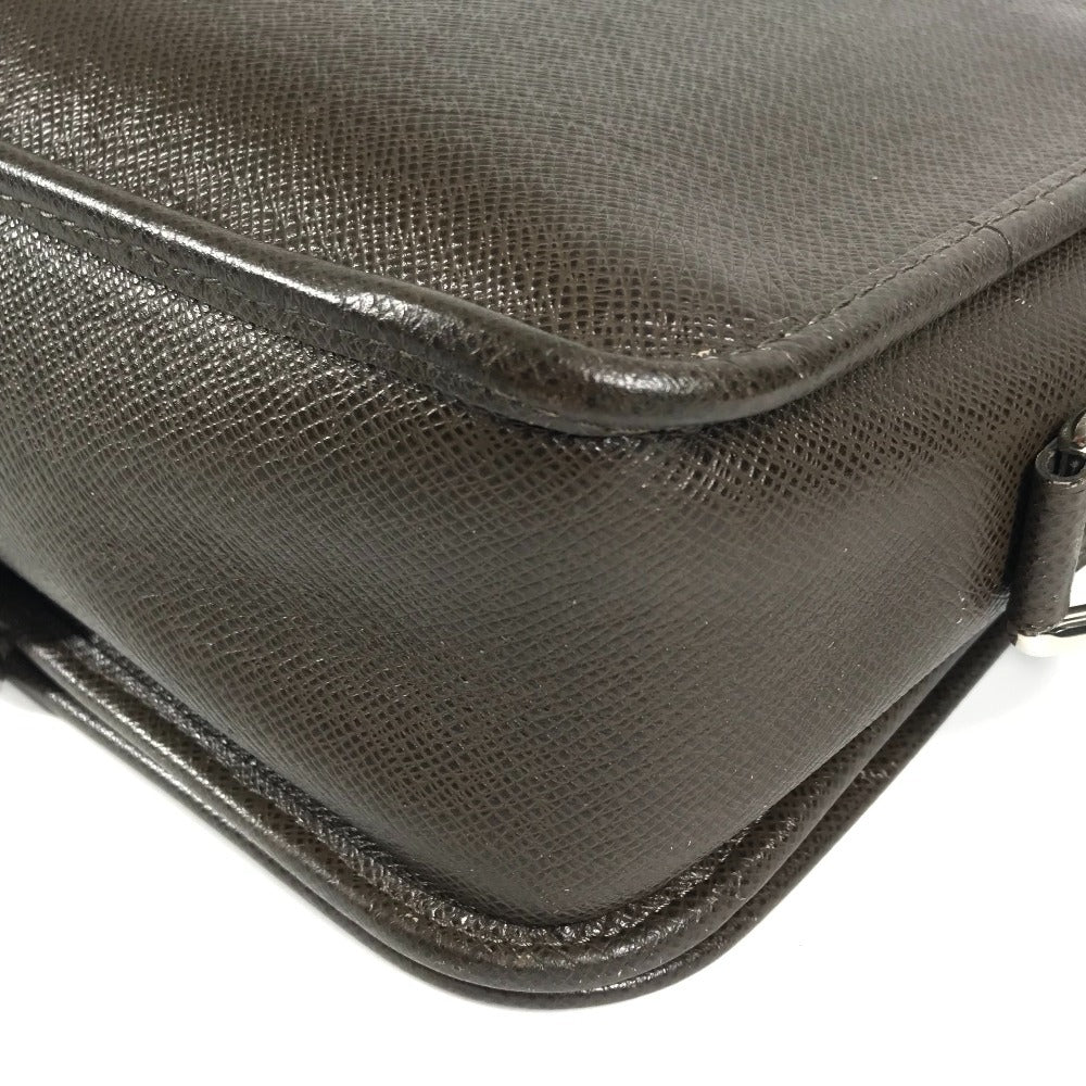 LOUIS VUITTON M32488 タイガ アンドレイ 斜め掛け メッセンジャーバッグ フラップ ショルダーバッグ タイガレザー ユニセックス グリズリ ブラウン