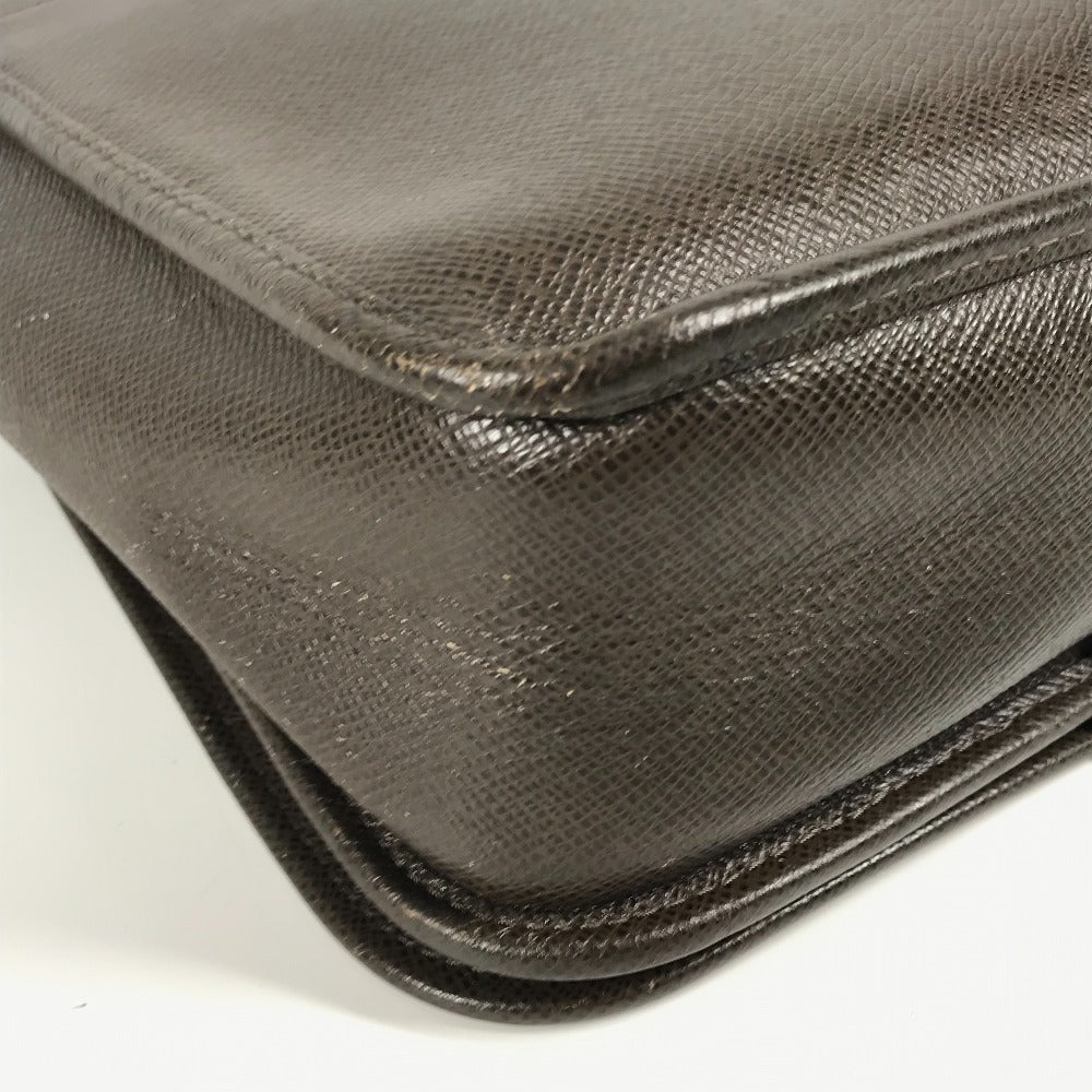 LOUIS VUITTON M32488 タイガ アンドレイ 斜め掛け メッセンジャーバッグ フラップ ショルダーバッグ タイガレザー ユニセックス グリズリ ブラウン