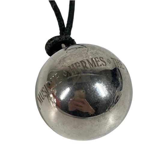 HERMES THE YEAR OF MUSIC 1996 L'ANNEE DE LA MUSIQUE ボールネックレス 革紐 レザー アクセサリー ネックレス メタル ユニセックス シルバー
