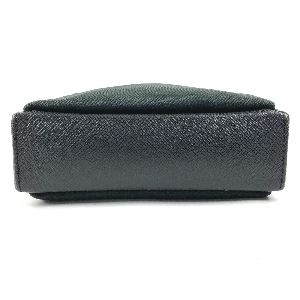 LOUIS VUITTON M30902 タイガ サヤン 斜め掛け ポシェット カバン ショルダーバッグ レザー/ナイロン ユニセックス カーキ