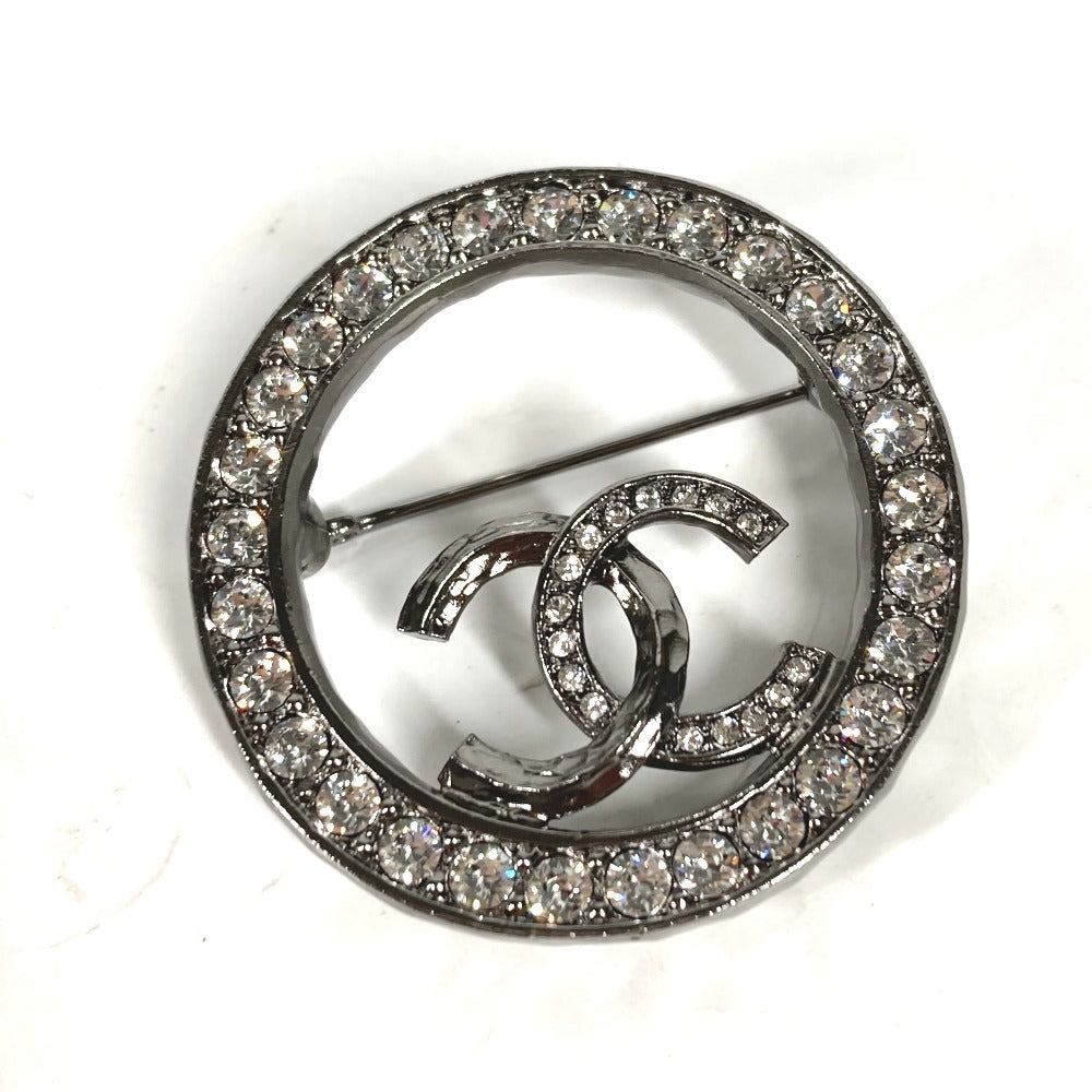 CHANEL 21K CC Coco Mark Round Rhinestone Accessory Brooch Metal
