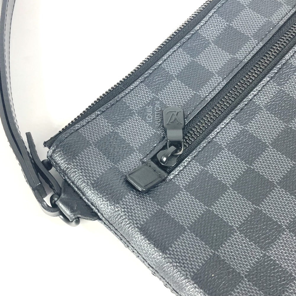LOUIS VUITTON N40505 ダミエグラフィット テイクオフ・ポーチ ポーチ カバン セカンドバッグ ストラップ付 クラッチバッグ ダミエグラフィットキャンバス ユニセックス ブラック - brandshop-reference