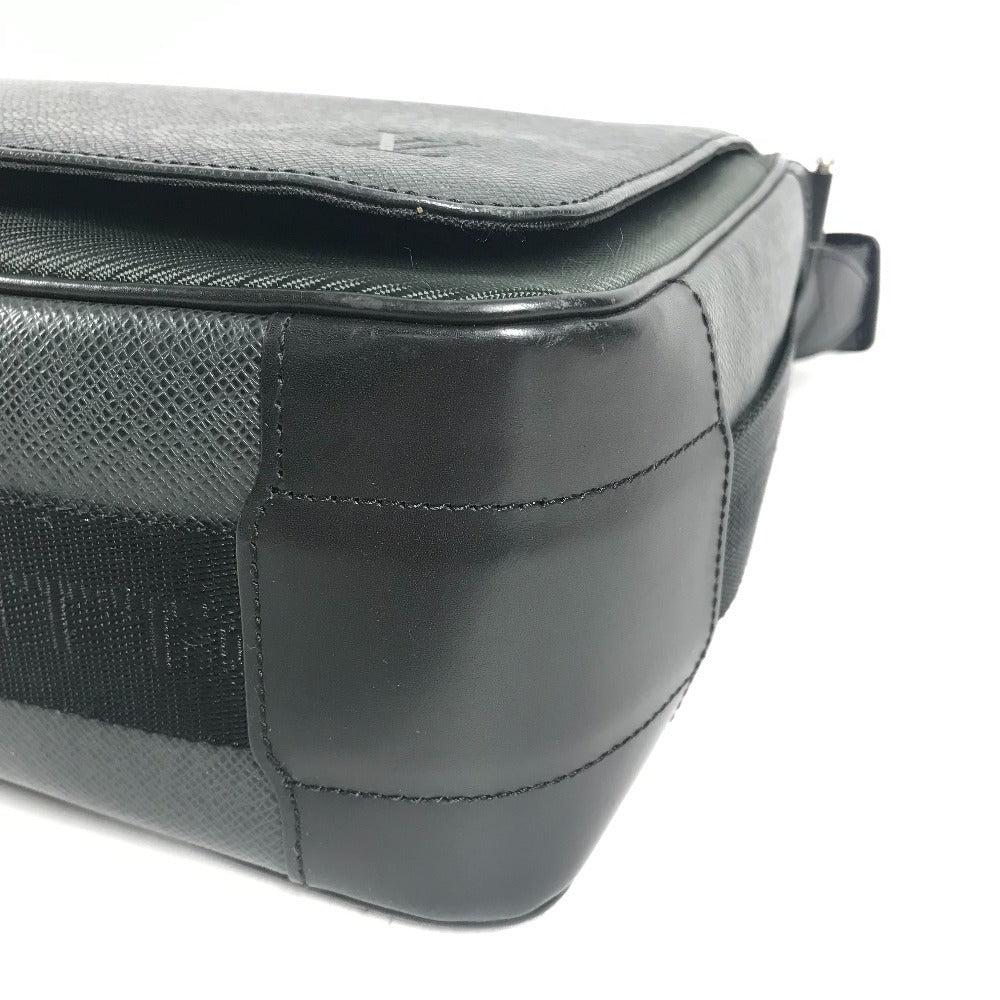 LOUIS VUITTON M30142 タイガ ヴィクトール カバン 斜め掛け メッセンジャーバッグ フラップ ショルダーバッグ タイガレザー ユニセックス ブラック