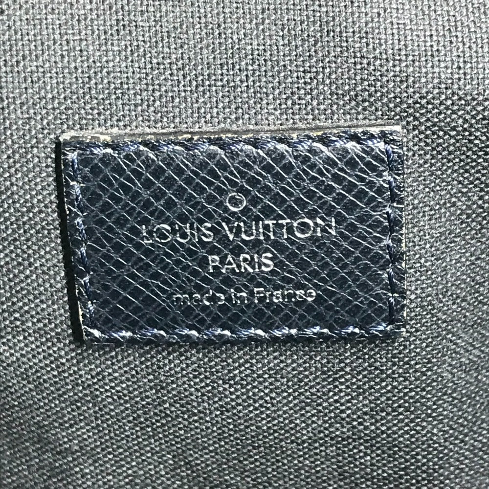 LOUIS VUITTON M32629 Taiga Sasha Bag Crossbody Pochette Shoulder Bag Taiga Leather Unisex Boreal Navy