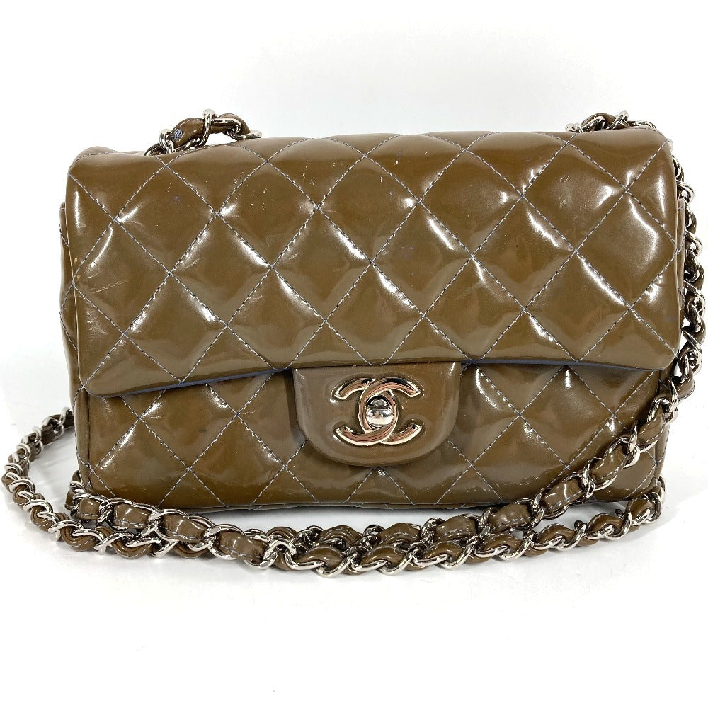 CHANEL ミニマトラッセ CC ココマーク ロゴ キルティング マトラッセ カバン 斜め掛け フラップ チェーンバッグ ポシェット ショルダーバッグ パテントレザー ユニセックス カーキ