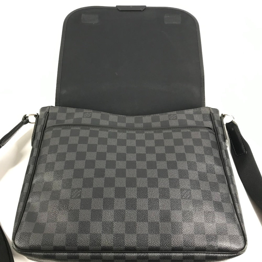 LOUIS VUITTON N58033 Damier Graphite Daniel GM Crossbody Messenger Bag, Damier Graphite Canvas, Unisex, Black