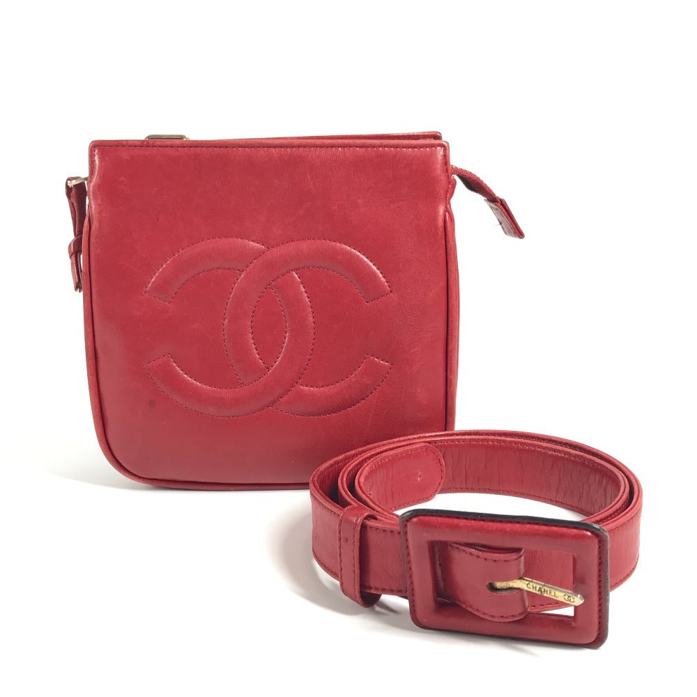 CHANEL ヴィンテージ ビッグ　CC ロゴ ココマーク カバン ベルトバッグ ボディバッグ ウエストポーチ ウエストバッグ レザー レディース レッド