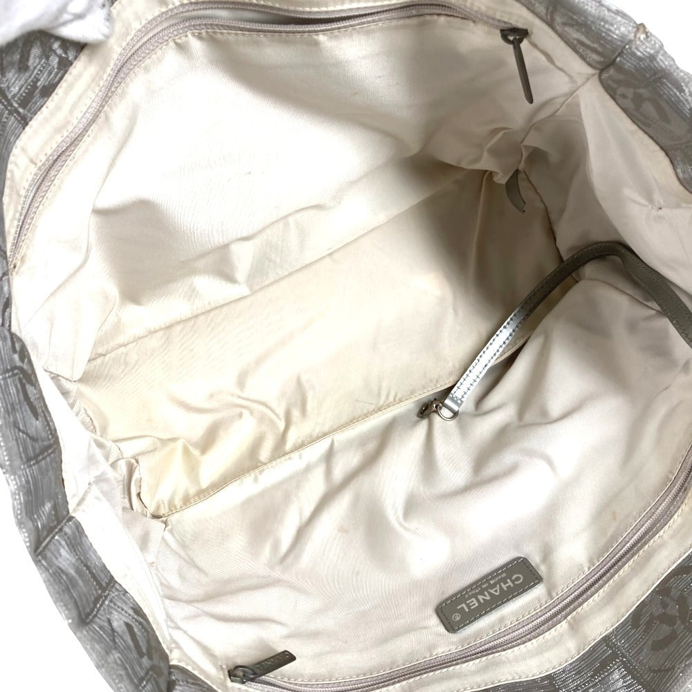 CHANEL A15991 CC ココマーク ロゴ ニュートラベルライン MM　ニュートラベルラインMM ショルダーバック カバン 肩掛け トートバッグ ナイロンキャンバス ユニセックス シルバー