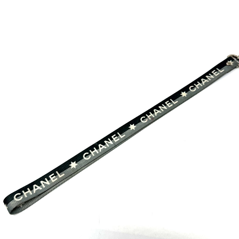 CHANEL 01P ロゴ ネックストラップ ネックホルダー 雑貨 小物 首掛け  ネックレス キャンバス レディース グレー - brandshop-reference