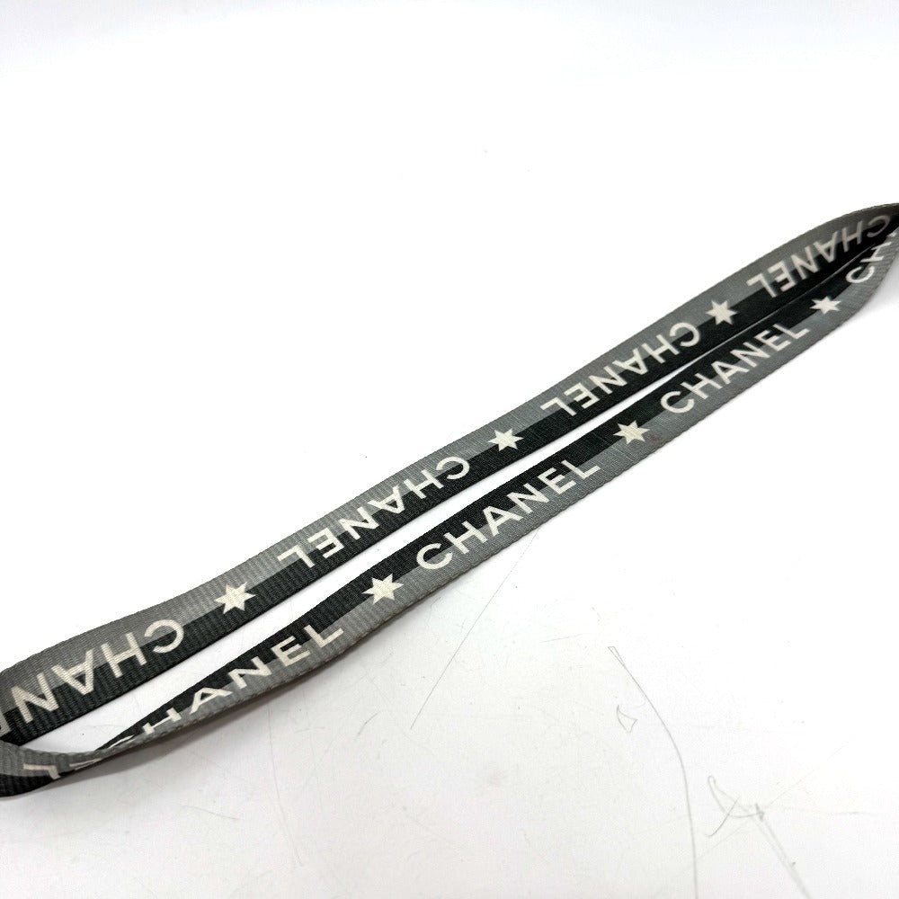 CHANEL 01P ロゴ ネックストラップ ネックホルダー 雑貨 小物 首掛け  ネックレス キャンバス レディース グレー - brandshop-reference