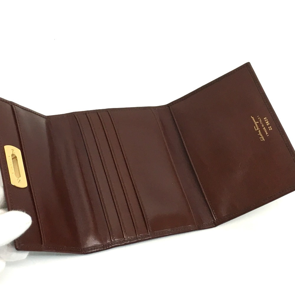 Salvatore Ferragamo Gancini Pochette/Wallet/Shoulder Bag in Brown Leather for Women